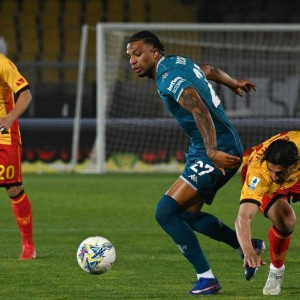 随着佛罗伦萨遭降级区球队1-1逼平，意甲最新积分榜出炉