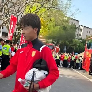 李镇全新签约法甲欧塞尔，重庆铜梁龙备战深圳之战成焦点