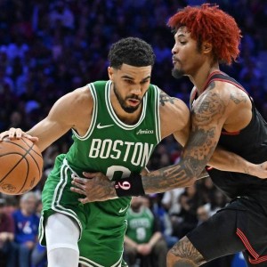 塔图姆&布朗同砍25+7马克西31分 绿军胜76人总分2-1领先