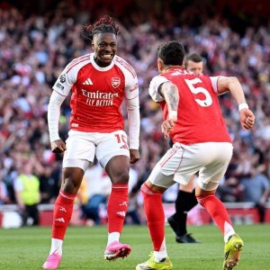 足坛一夜动态：拜仁惊天逆转，巴萨9连胜领跑，曼城剑指三冠王