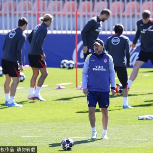 重磅！阿尔瓦雷斯兄弟现身巴塞罗那寻房，马竞前锋转会巴萨传闻点燃西甲