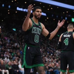 突然断电！绿军最后7分钟只得3分 单节仅11分