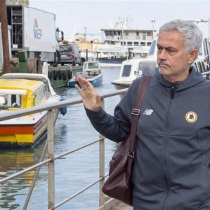 不听经纪人门德斯的忠告，穆里尼奥为傲慢付出了怎样的惨重代价？